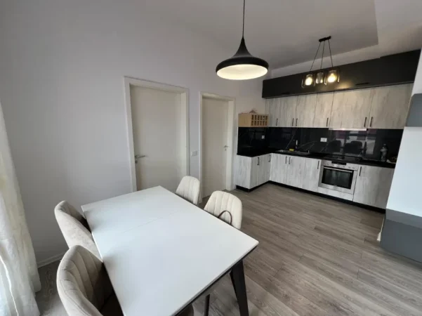 Tirane, jepet me qera apartament 2+1 Kati 7, 85 m² 450 € (Ali Demi)