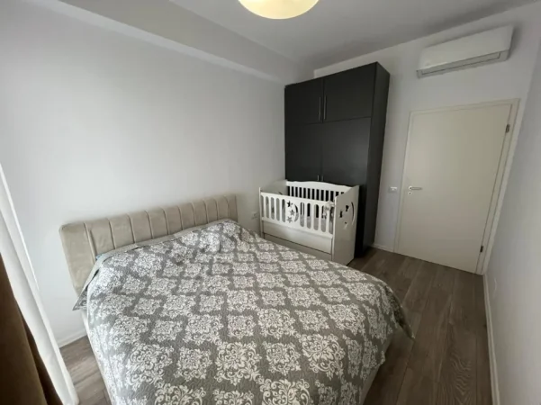 Tirane, jepet me qera apartament 2+1 Kati 7, 85 m² 450 € (Ali Demi)