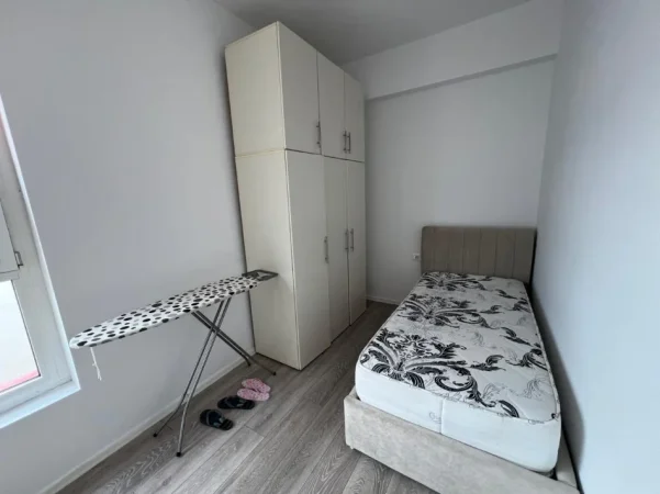Tirane, jepet me qera apartament 2+1 Kati 7, 85 m² 450 € (Ali Demi)