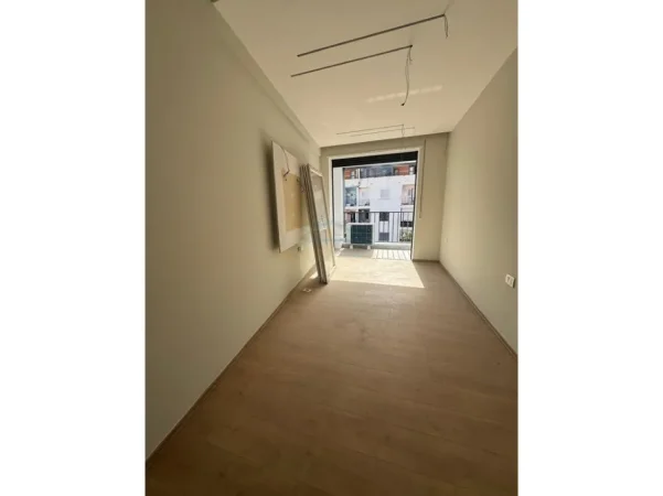 Tirane, shitet apartament 1+1+Ballkon Kati 6, 74 m² 144.000 € (Rruga 5 Maji)