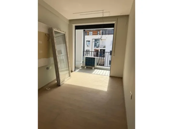 Tirane, shitet apartament 1+1+Ballkon Kati 6, 74 m² 144.000 € (Rruga 5 Maji)