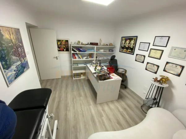 Tirane, jepet me qera ambjent biznesi Kati 0, 63 m² 700 € (Myslym shyri)