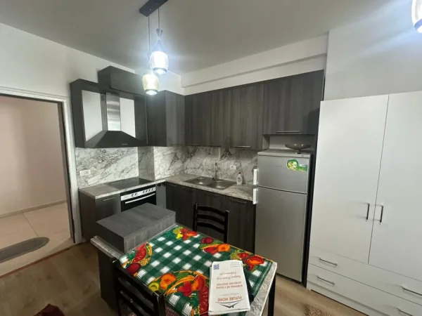 Tirane, jepet me qera apartament 1+1 Kati 5, 40 m² 400 € (Don Bosko)
