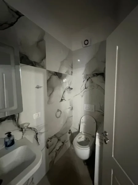 Tirane, jepet me qera apartament 1+1 Kati 5, 40 m² 400 € (Don Bosko)