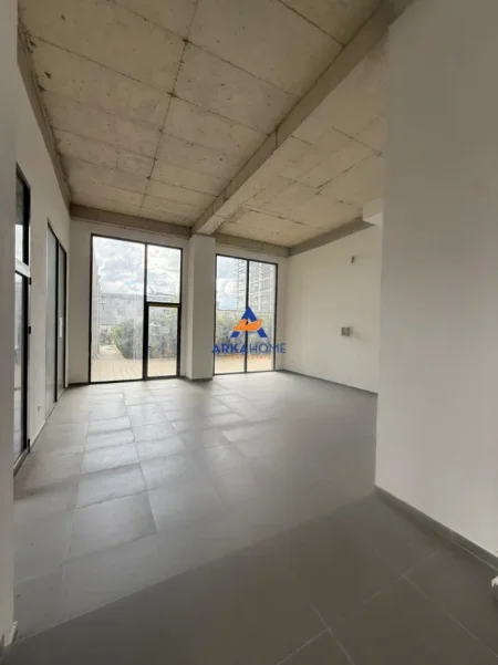 Tirane, shitet apartament 2+1+Ballkon Kati 2, 109 m² 219.000 € 