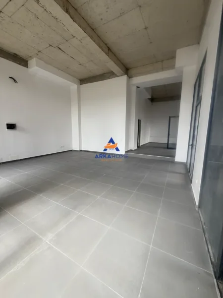 Tirane, shitet apartament 2+1+Ballkon Kati 2, 109 m² 219.000 € 