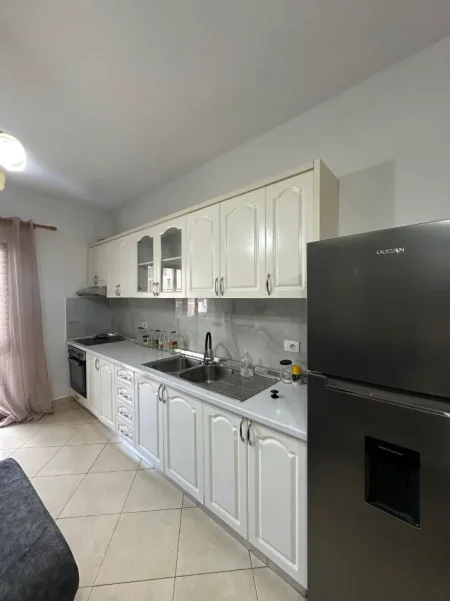 Tirane, jepet me qera apartament 2+1 Kati 4, 106 m² 650 € (Don Bosko)