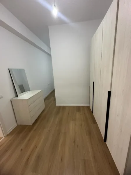 Shqiperi, jepet me qera apartament 2+1+Aneks+Ballkon Kati 7, 450 € 