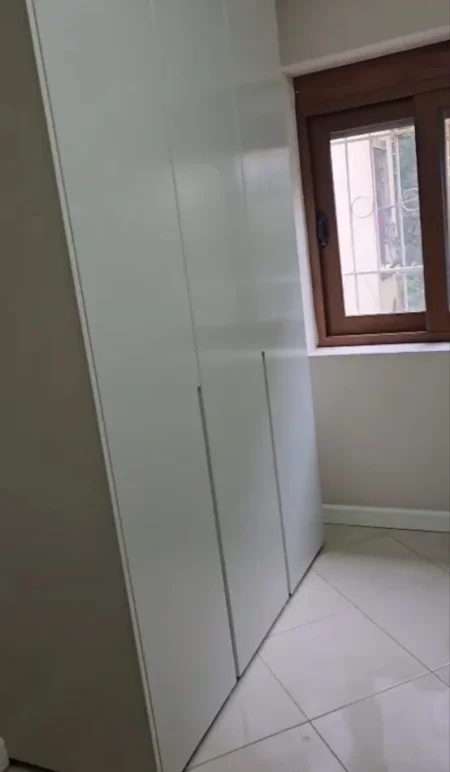 Tirane, jepet me qera apartament 2+1 Kati 1, 118 m² 600 € (Rruga E Elbasanit)