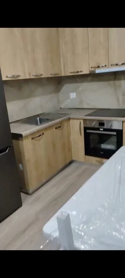 Tirane, jepet me qera apartament 1+1 Kati 4, 70 m² 350 € (Rruga 5 Maji)