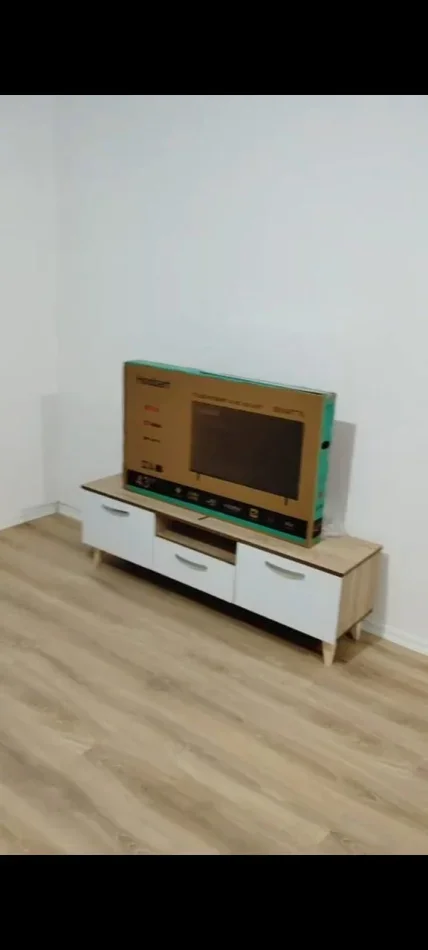 Tirane, jepet me qera apartament 1+1 Kati 4, 70 m² 350 € (Rruga 5 Maji)