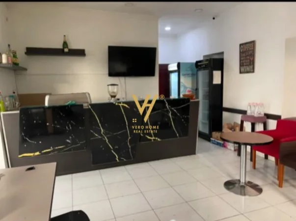 Tirane, jepet me qera ambjent biznesi Kati 0, 139 m² 1.300 € (KINOSTUDIO)