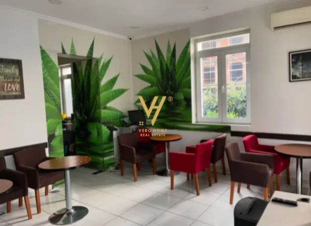 Tirane, jepet me qera ambjent biznesi Kati 0, 139 m² 1.300 € (KINOSTUDIO)