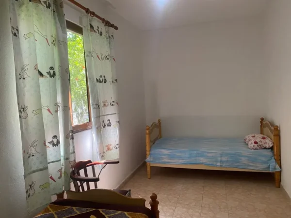 Tirane, jepet me qera apartament 2+1 Kati 1, 115 m² 400 € (Allias)