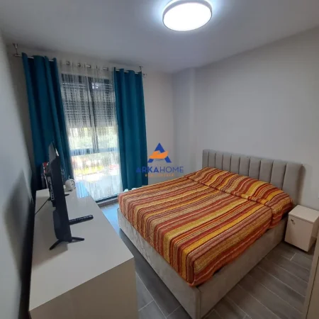 Tirane, jepet me qera apartament 1+1+Ballkon Kati 2, 70 m² 578 € 