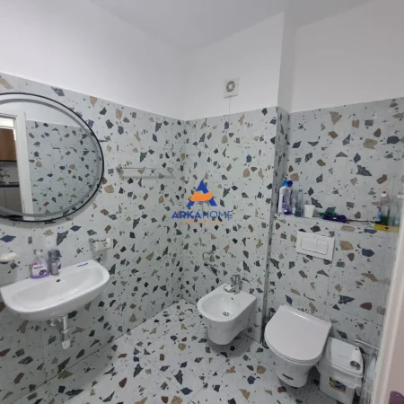 Tirane, jepet me qera apartament 1+1+Ballkon Kati 2, 70 m² 578 € 