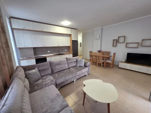 Tirane, jepet me qera apartament 2+1 Kati 5, 125 m² 1.000 € (Apartament 212 Bulevardi I Ri)