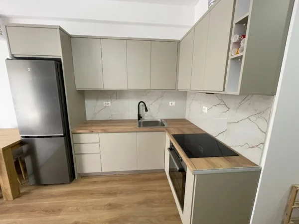 Tirane, jepet me qera apartament 1+1 Kati 3, 55 m² 450 € (Mangalem 21)