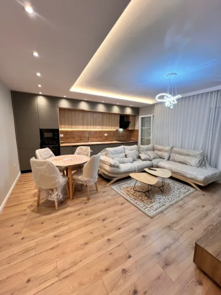 Tirane, jepet me qera apartament 2+1 Kati 4, 98 m² 800 € (Qender)
