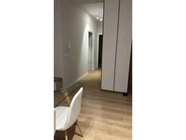 Tirane, jepet me qera apartament 2+1+Ballkon Kati 5, 86 m² 850 € 