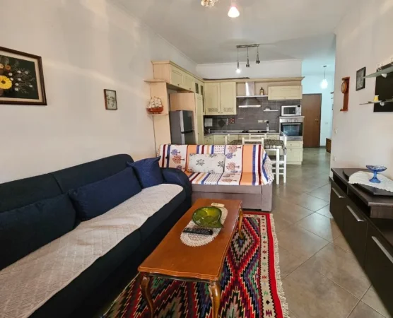 Tirane, jepet me qera apartament 2+1+Ballkon , 110 m² 650 € 