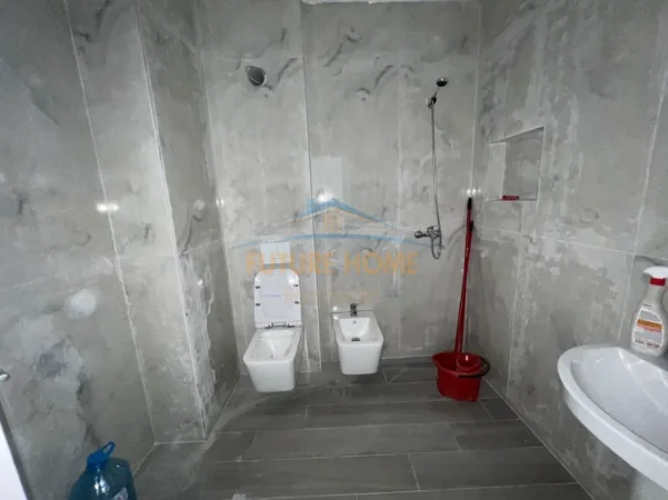 Tirane, jepet me qera apartament 1+1 Kati 5, 72 m² 550 € (zogu i zi)