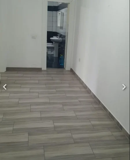 Tirane, jepet me qera apartament 1+1 Kati 3, 110 m² 400 € (Kodra E Diellit)