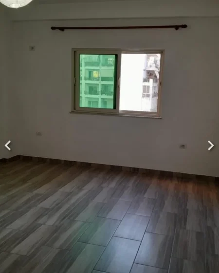 Tirane, jepet me qera apartament 1+1 Kati 3, 110 m² 400 € (Kodra E Diellit)