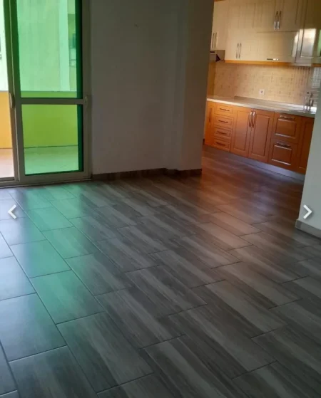 Tirane, jepet me qera apartament 1+1 Kati 3, 110 m² 400 € (Kodra E Diellit)