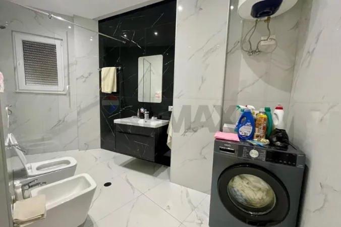 Tirane, shitet apartament 2+1 , 134 m² 249.000 € (kopshti zoologjik)