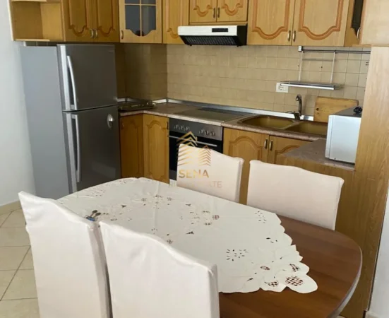 Tirane, jepet me qera apartament 3+1+Ballkon Kati 5, 120 m² 700 € (Stacioni i Trenit)