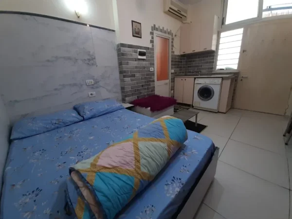 Tirane, jepet me qera apartament 1+1 Kati 1, 40 m² 320 € (Rruga 5 Maji)