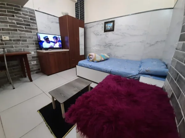 Tirane, jepet me qera apartament 1+1 Kati 1, 40 m² 320 € (Rruga 5 Maji)