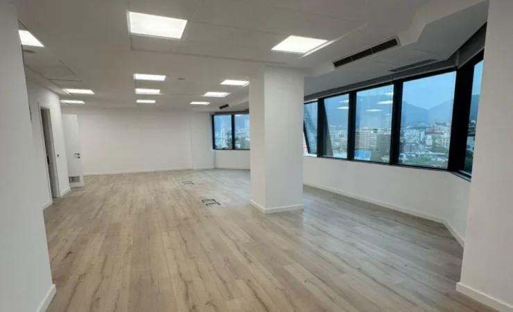 Tirane, jepet me qera zyre Kati 9, 110 m² 2.500 € (QENDER)