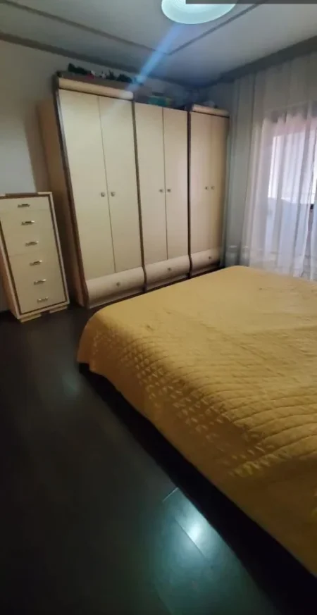 Tirane, jepet me qera apartament 2+1+Ballkon Kati 5, 110 m² 600 € 