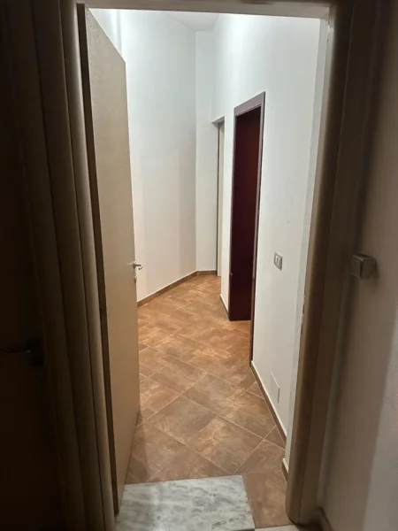 Tirane, jepet me qera apartament 1+1 Kati 2, 60 m² 330 € (Bulevardi i Ri)