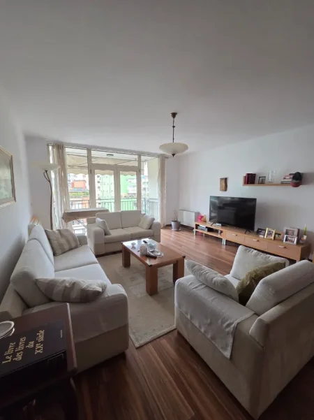 Tirane, shitet apartament 2+1+Ballkon Kati 8, 124 m² 434.000 € 