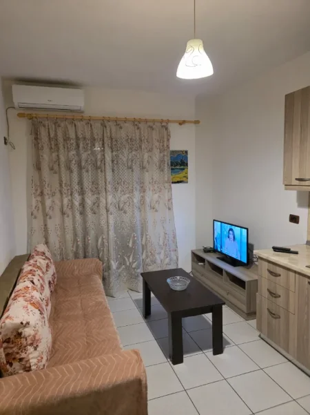 Tirane, jepet me qera apartament 1+1 Kati 3, 60 m² 370 € 