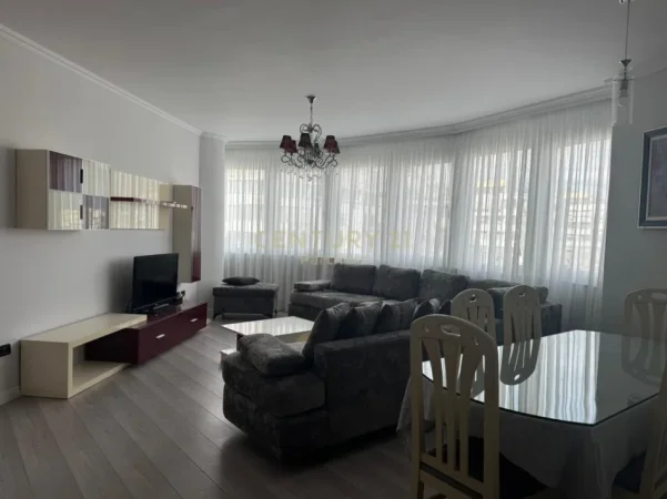 Tirane, jepet me qera apartament 3+1+Ballkon Kati 6, 120 m² 1.200 € 