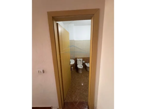 Tirane, jepet me qera apartament 1+1 Kati 3, 61 m² 350 € (Fresku, Rruga e Dajtit)