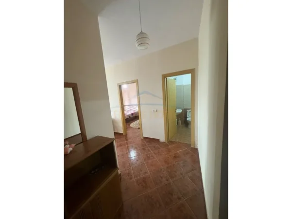 Tirane, jepet me qera apartament 1+1 Kati 3, 61 m² 350 € (Fresku, Rruga e Dajtit)