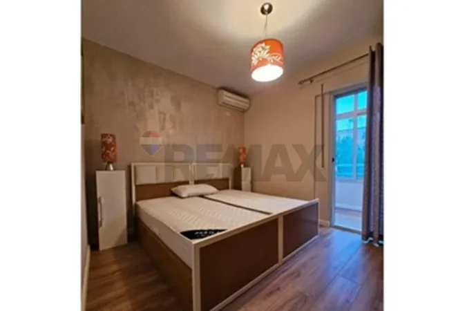 Shitet apartament 1+1 tek Mine Peza