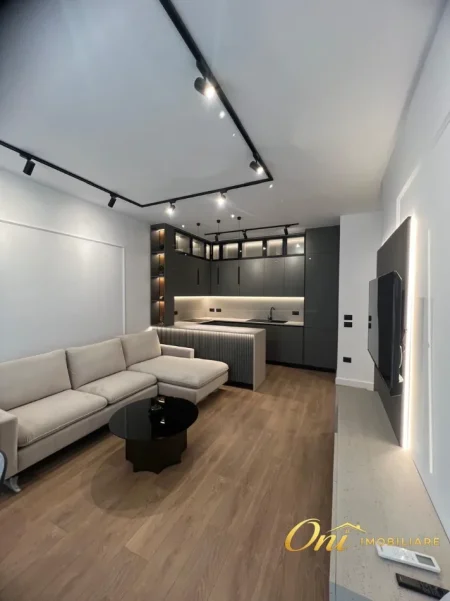 Tirane, jepet me qera apartament 2+1+POST PARKIMI  Kati 7, 90 m² 1.000 € (PERBALL ME UET)