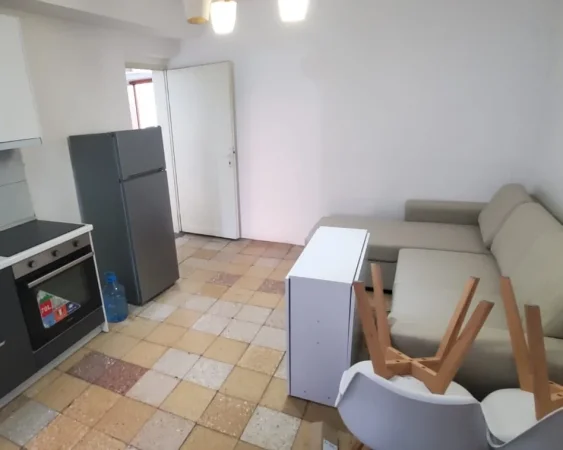 Tirane, jepet me qera apartament 1+1+Aneks+Ballkon Kati 5, 60 m² 400 € (brryli)