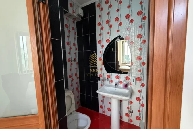 Tirane, jepet me qera zyre Kati 5, 108 m² 850 € (Qender)