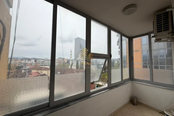 Tirane, jepet me qera zyre Kati 5, 108 m² 850 € (Qender)
