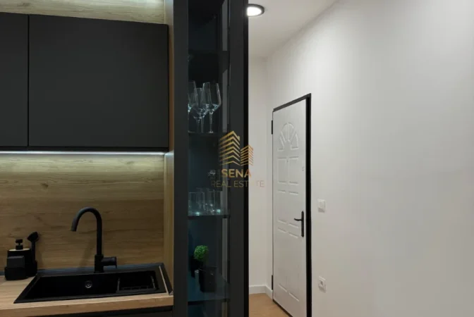 Tirane, jepet me qera apartament 1+1+Ballkon Kati 1, 60 m² 800 € (Liqeni i Thate)