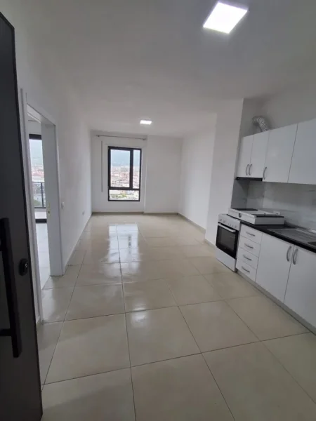 Tirane, jepet me qera apartament 1+1 Kati 6, 70 m² 400 € (Rruga 5 Maji)