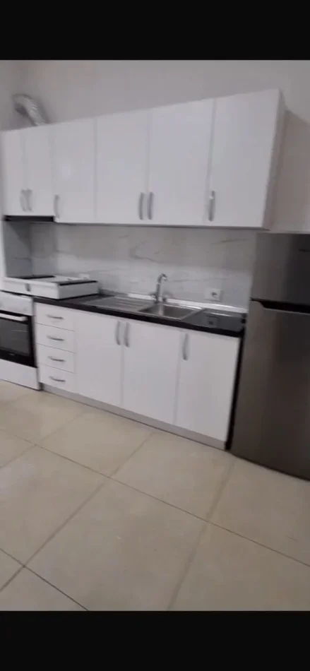 Tirane, jepet me qera apartament 1+1 Kati 6, 70 m² 400 € (Rruga 5 Maji)