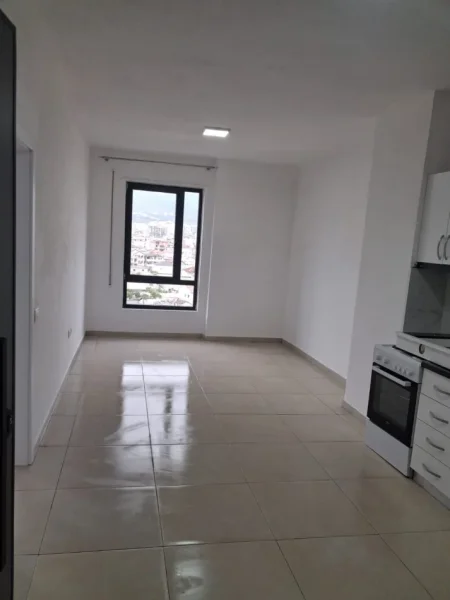 Tirane, jepet me qera apartament 1+1 Kati 6, 70 m² 400 € (Rruga 5 Maji)